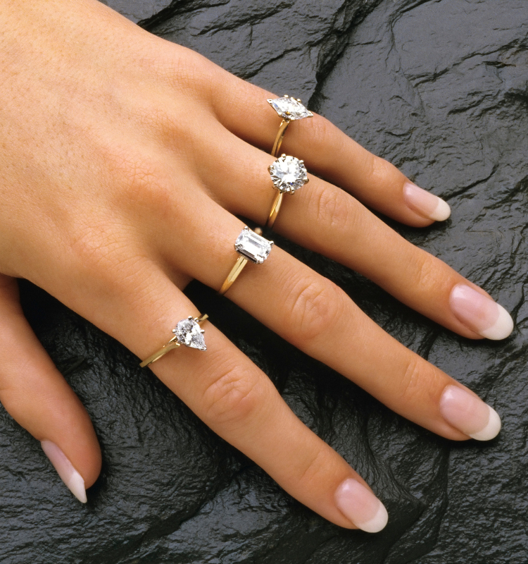 Shop engagement rings image